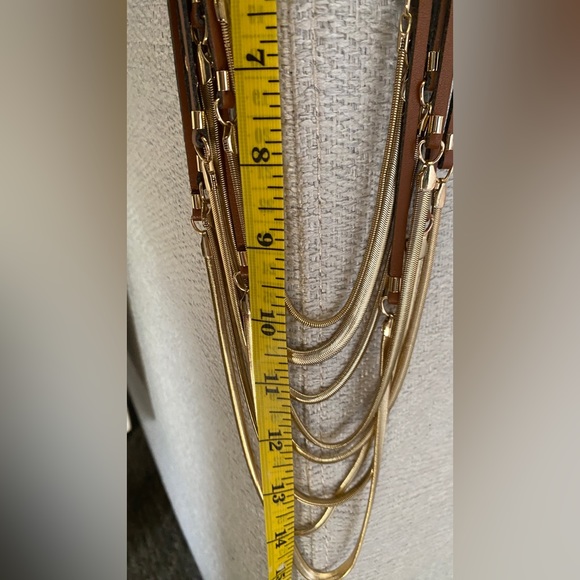 BCBG MAX AZRIA Layered Leather and Gold Tone Chain Necklace EUC - Picture 11 of 11